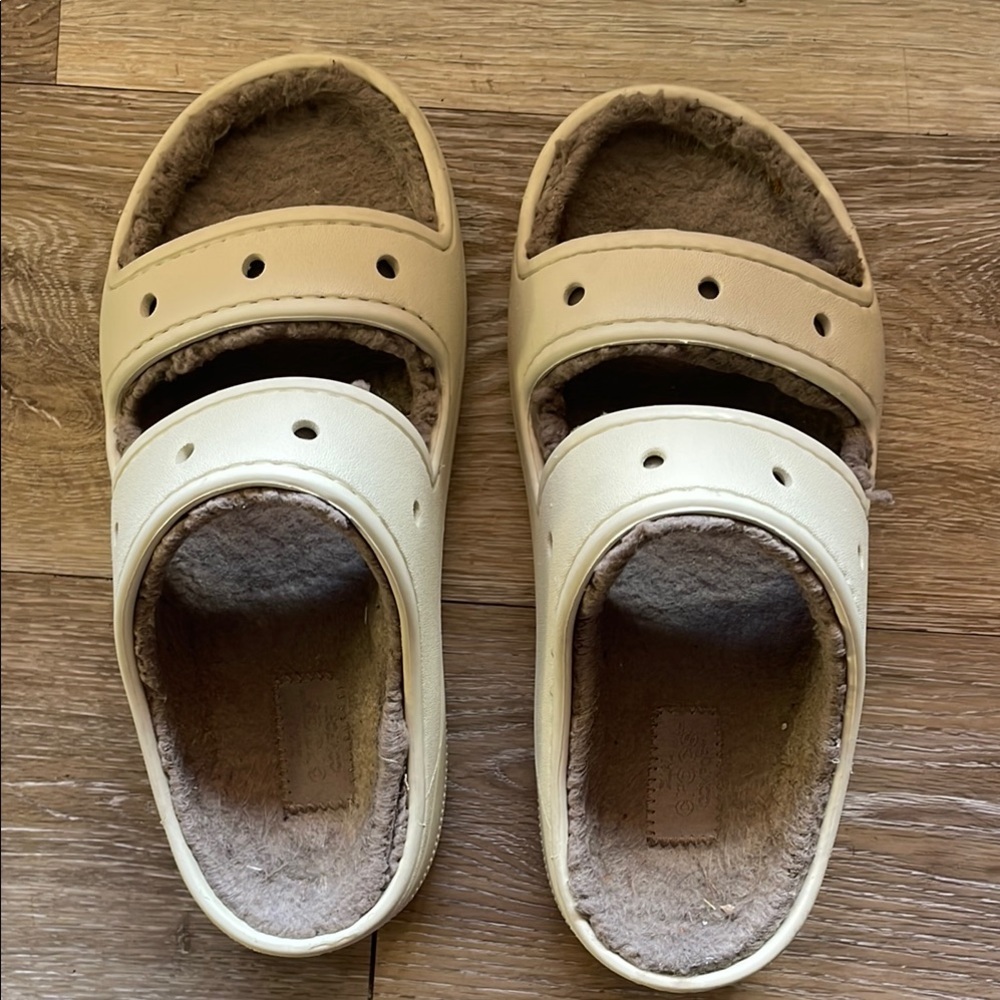 Crocs Classic Cozzzy Sandal